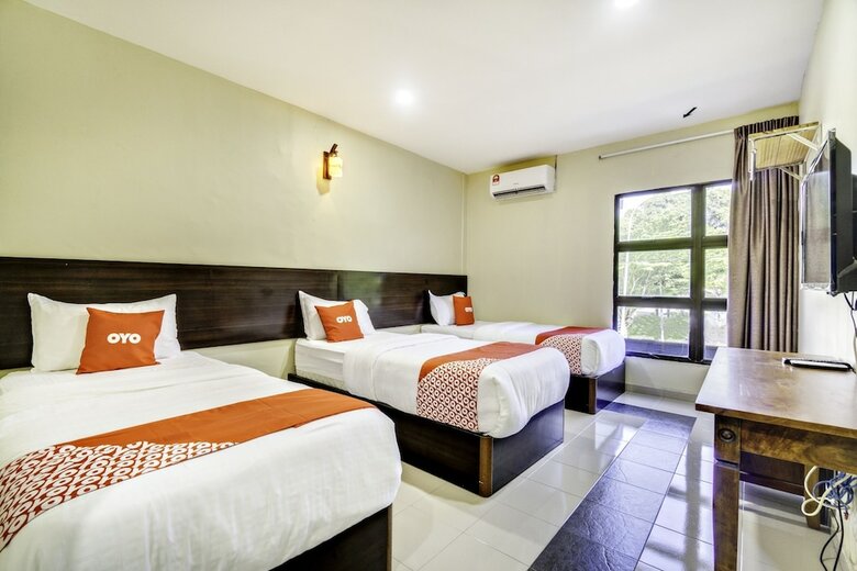 Oyo 89960 Manjung Inn Hotel