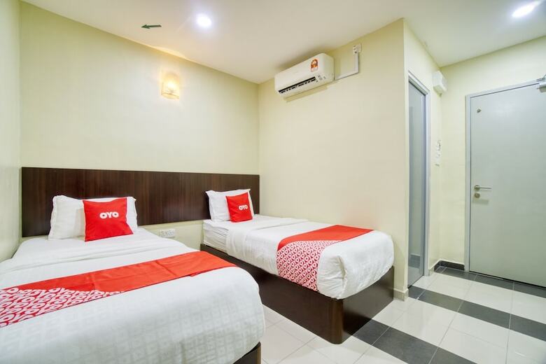 Oyo 89960 Manjung Inn Hotel