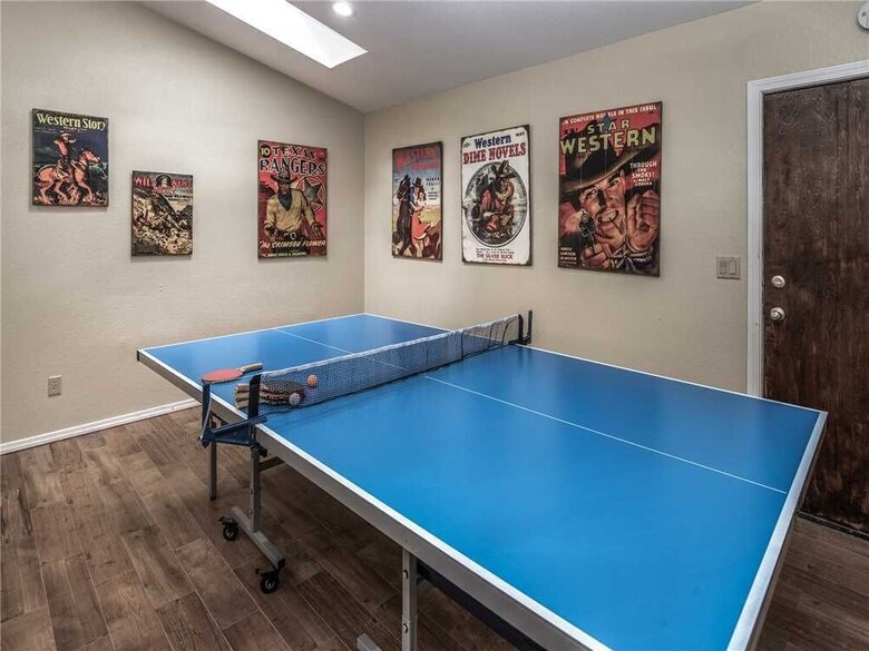 Cabana Midtown Riverfront Complex, 10 Bedrooms, 2 Hot Tub, Sleeps 28