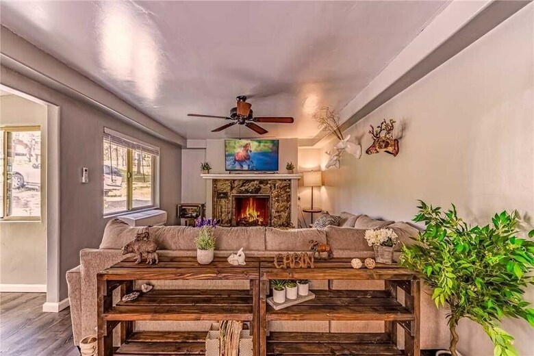 Turtle Mountain Cabin, 2 Bedrooms, Near Town