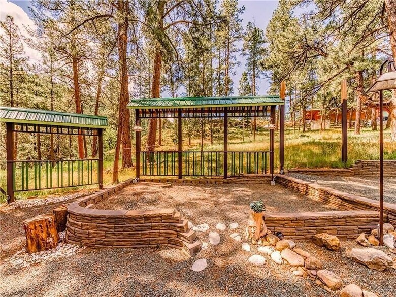 Turtle Mountain Cabin, 2 Bedrooms, Near Town