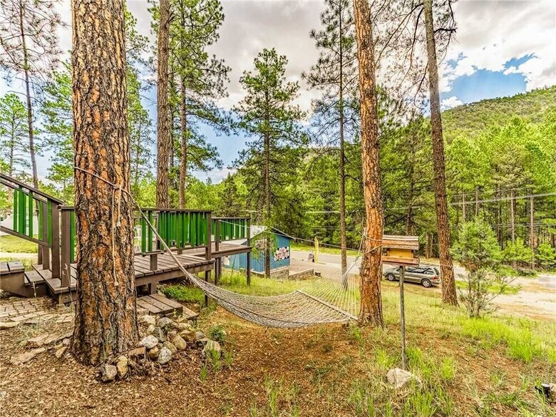 Turtle Mountain Cabin, 2 Bedrooms, Near Town
