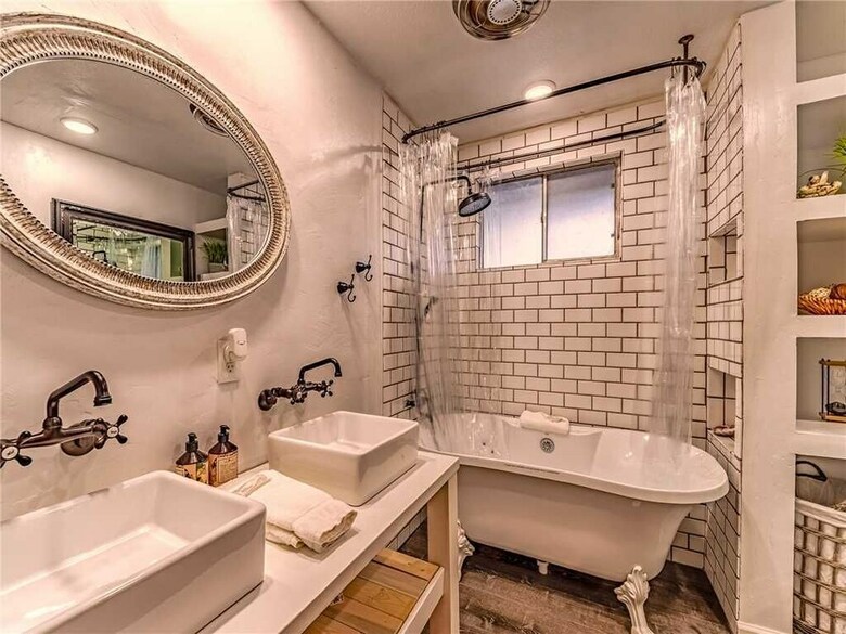 Turtle Mountain Cabin, 2 Bedrooms, Near Town