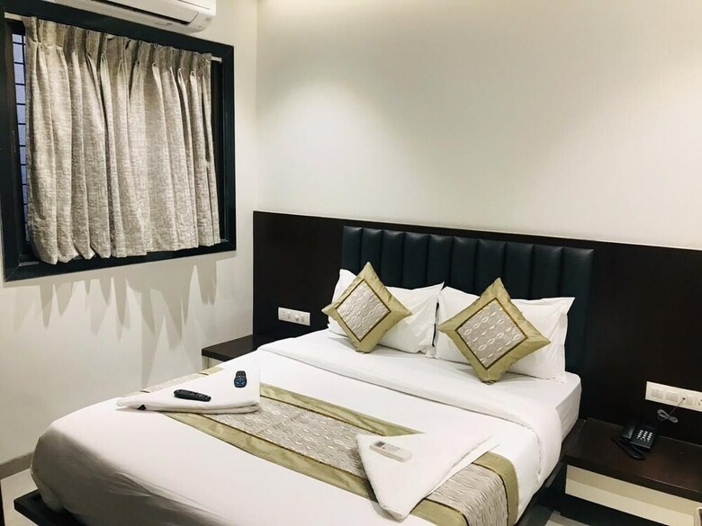 Hotel Flora Suites