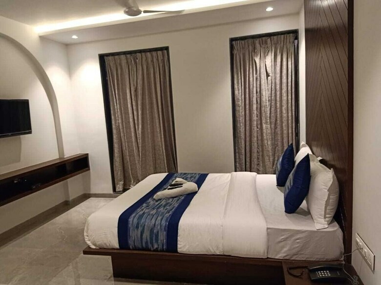 Hotel Flora Suites