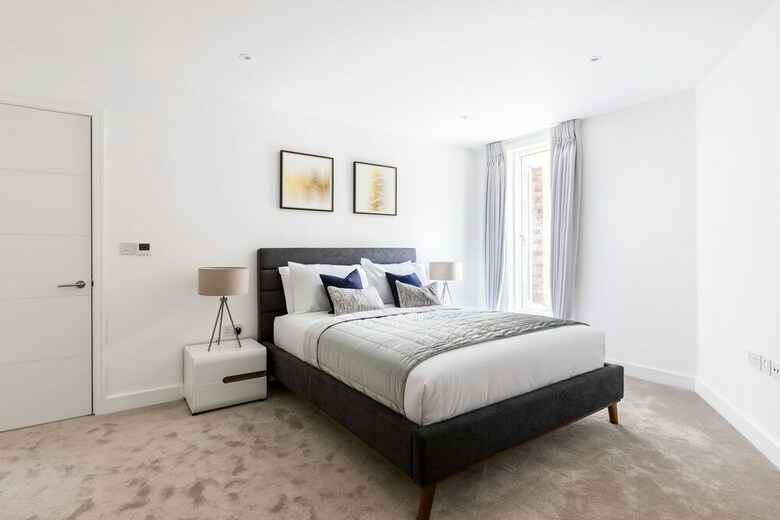 Luxury 2 Bed Apartment In Olympia Kensington