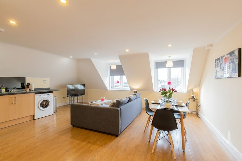 Apartamento 2-bedroom Penthouse, Clockhouse, Hoddesdon