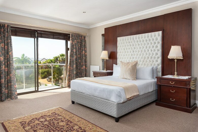 Villa Harbour Close 18
