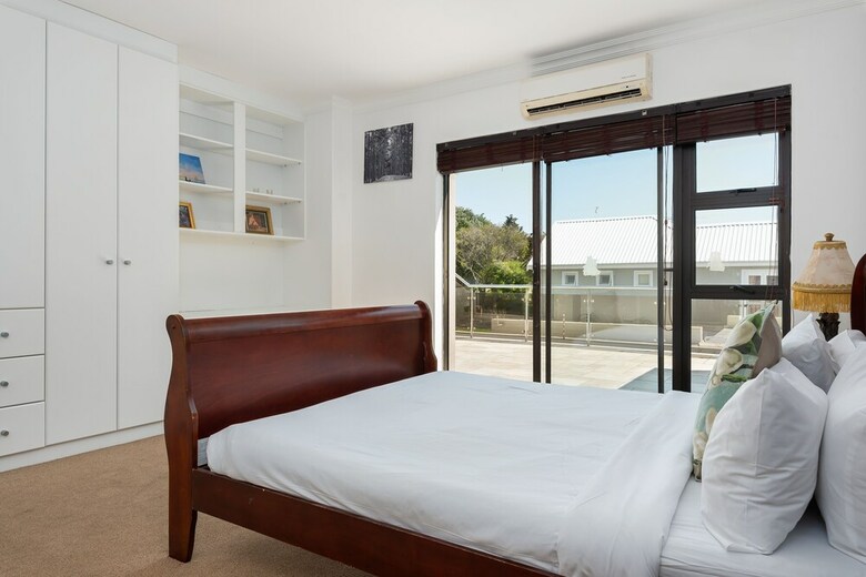 Villa Harbour Close 18