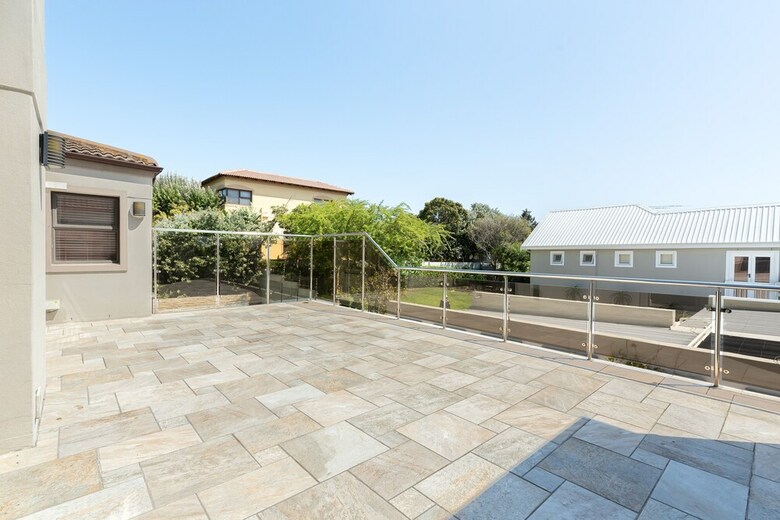 Villa Harbour Close 18