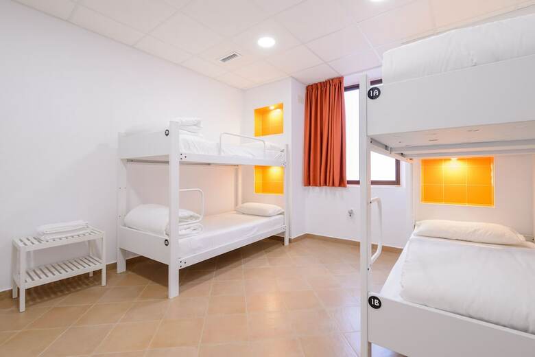 Hostal Benarrab� Hostel
