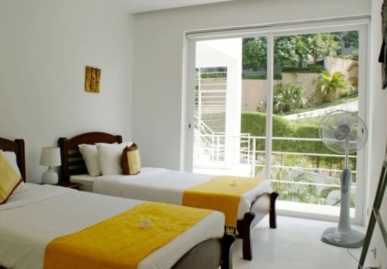 6 Bedroom Sunset Sea Views Twin Apartments