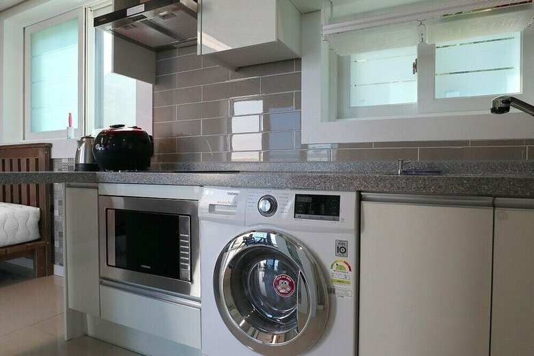 Hayanjip (Blue Road Town Pension