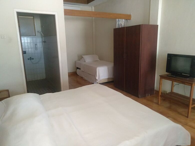 Bed & Breakfast Bunga Ayu Seaside Resort