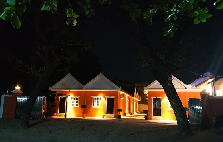 Sunrise Square Motel