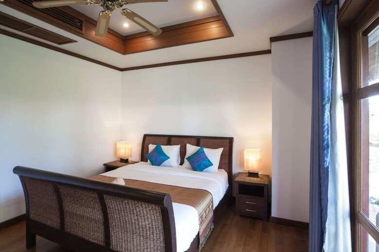 6 Bedroom Twin Villas On Beach Front Resort 25/12
