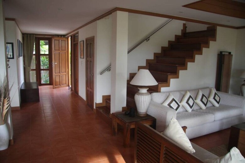 6 Bedroom Twin Villas On Beach Front Resort 25/12