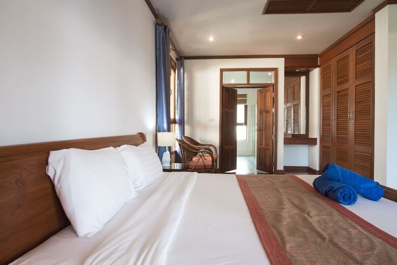 6 Bedroom Twin Villas On Beach Front Resort 25/12
