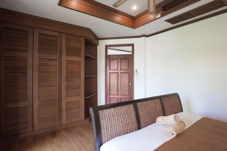 6 Bedroom Twin Villas On Beach Front Resort 25/12