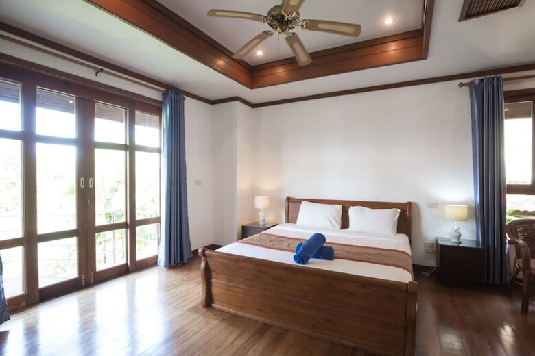 6 Bedroom Twin Villas On Beach Front Resort 25/12