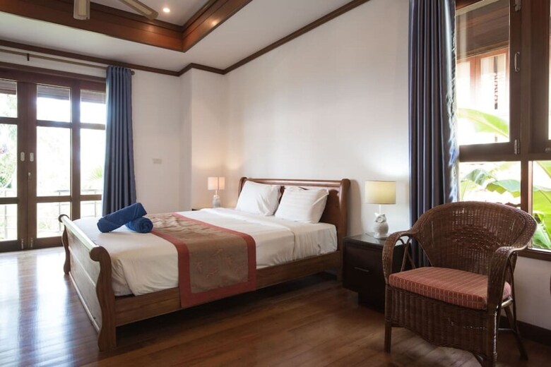 6 Bedroom Twin Villas On Beach Front Resort 25/12