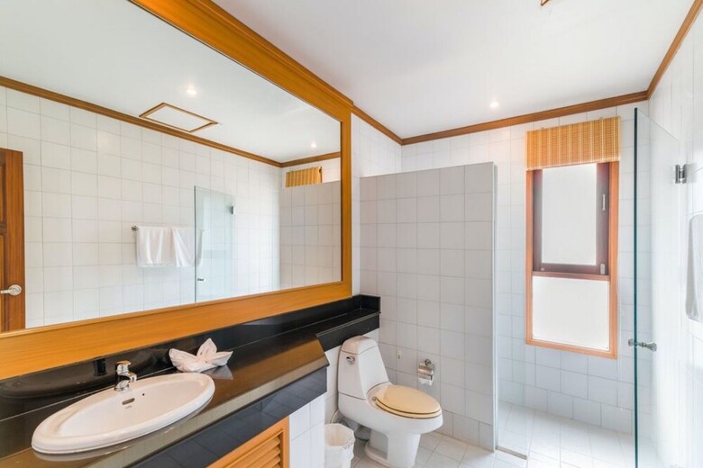 6 Bedroom Twin Villas On Beach Front Resort 25/12
