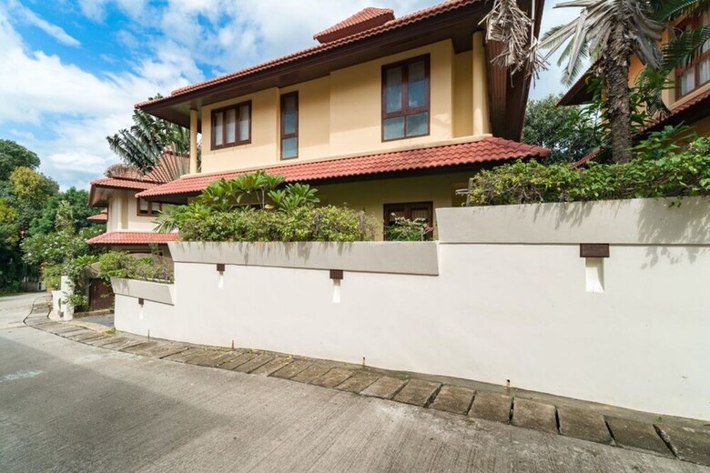6 Bedroom Twin Villas On Beach Front Resort 25/12