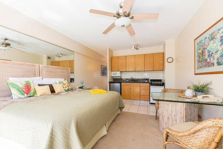 Apartamento Beachfront Studio On Waikiki Beach Ocean Views