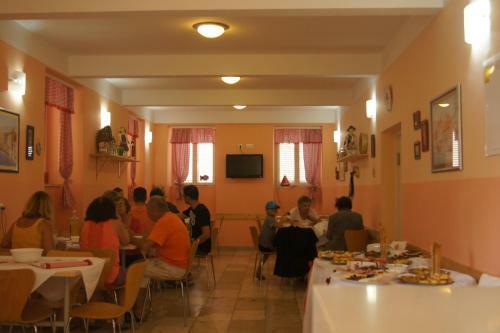 Hostel Diklo