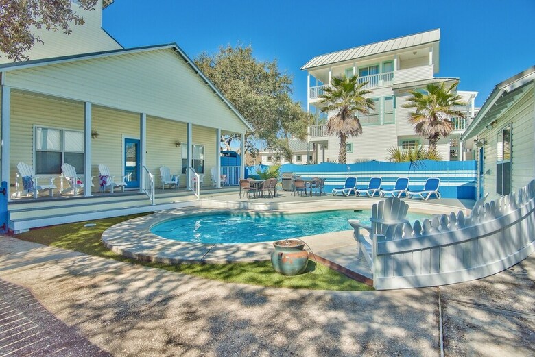 Flirty Flamingo Heated Pool Beach Chair Setup