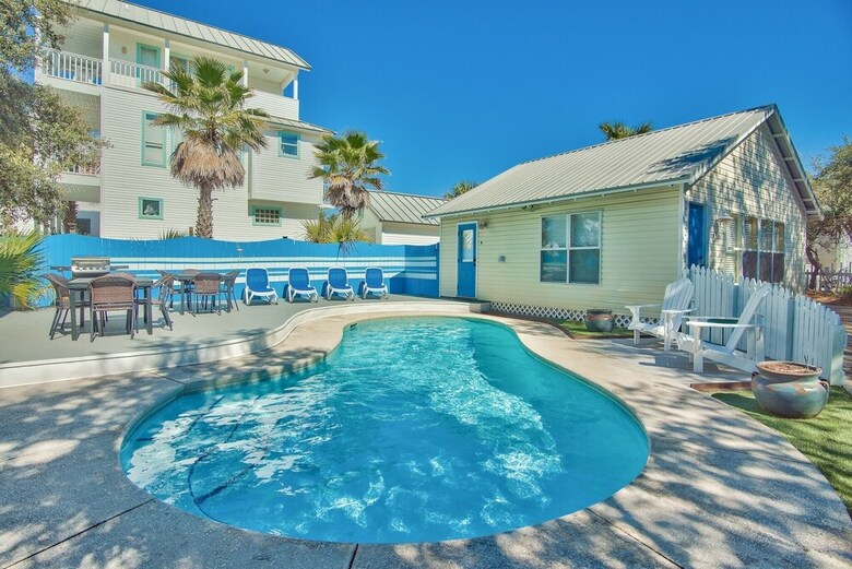 Flirty Flamingo Heated Pool Beach Chair Setup