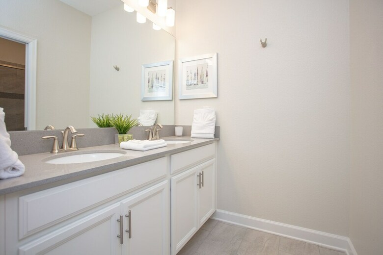 Beautiful & Contemporary Home In Champions Gate