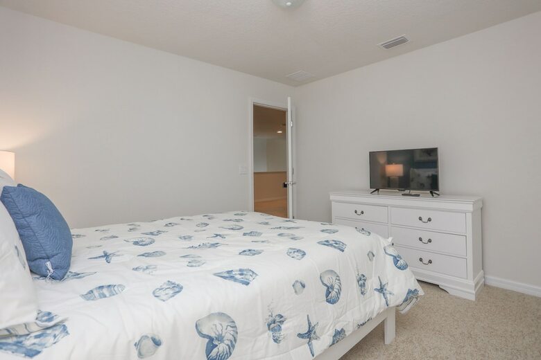 Villa 8 Bedroom Vacation Home In Windsor At Westside