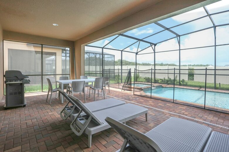 Villa 8 Bedroom Vacation Home In Windsor At Westside