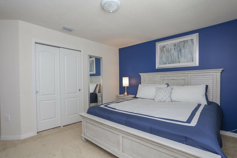 Villa 8 Bedroom Vacation Home In Windsor At Westside