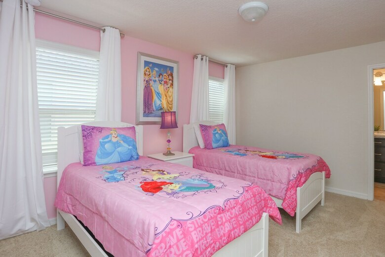 Villa 8 Bedroom Vacation Home In Windsor At Westside