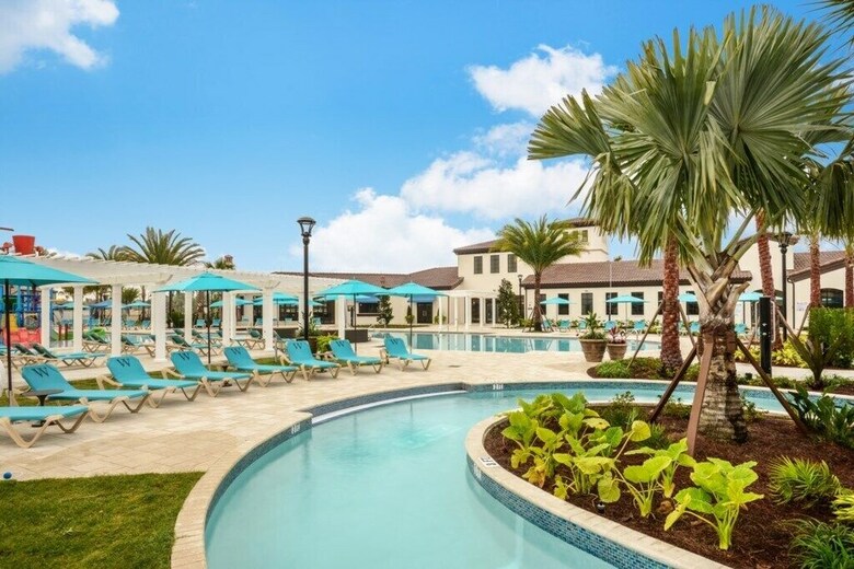 Villa 8 Bedroom Vacation Home In Windsor At Westside