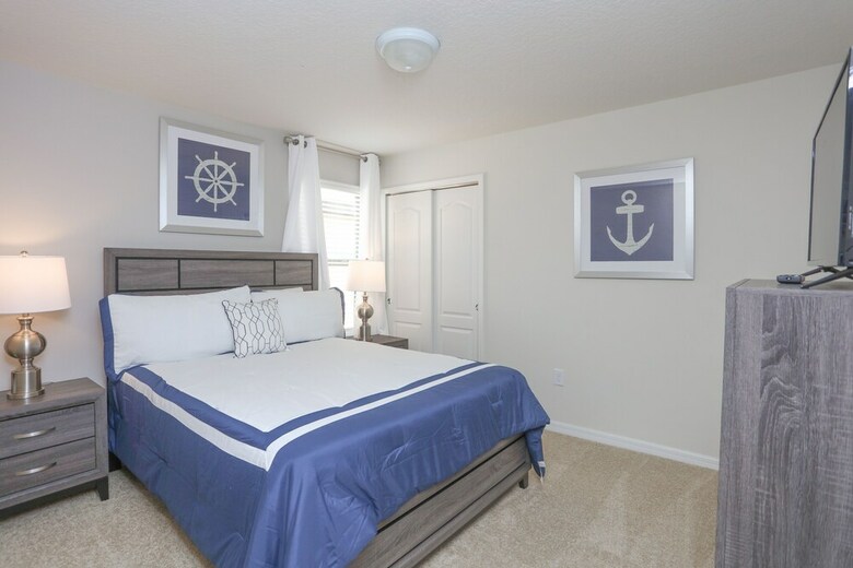 Villa 8 Bedroom Vacation Home In Windsor At Westside