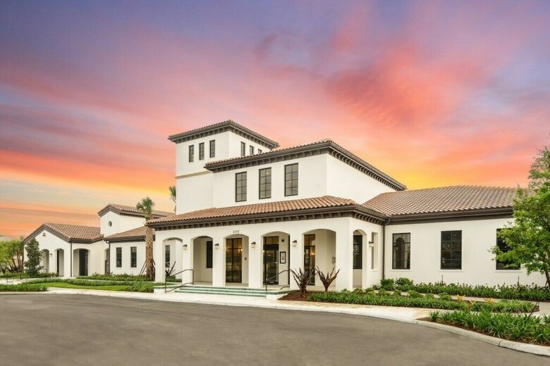 Villa 8 Bedroom Vacation Home In Windsor At Westside