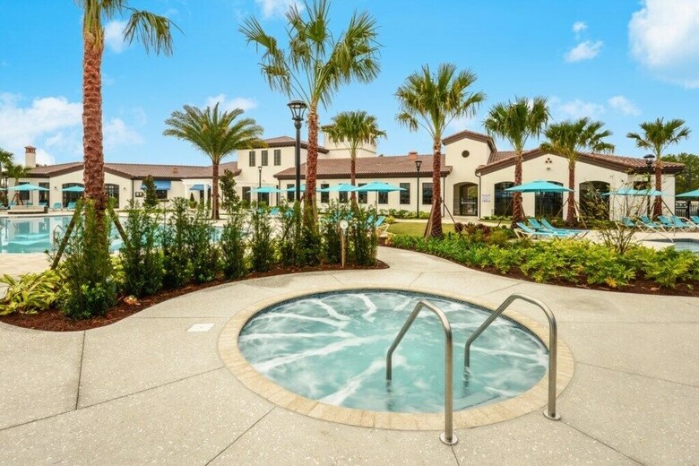 Villa 8 Bedroom Vacation Home In Windsor At Westside