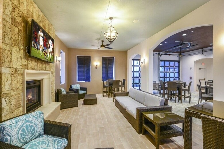 Conveniently Located Near Disney - Family Friendly