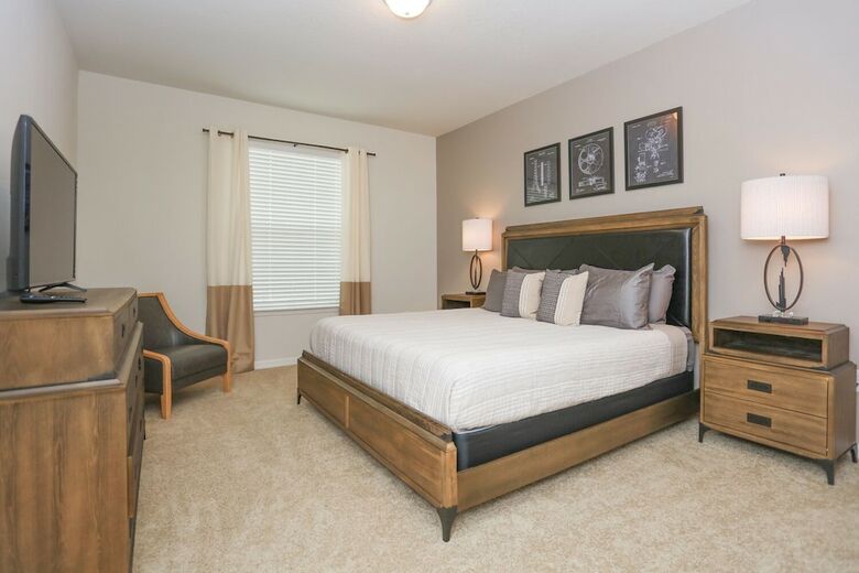 Conveniently Located Near Disney - Family Friendly