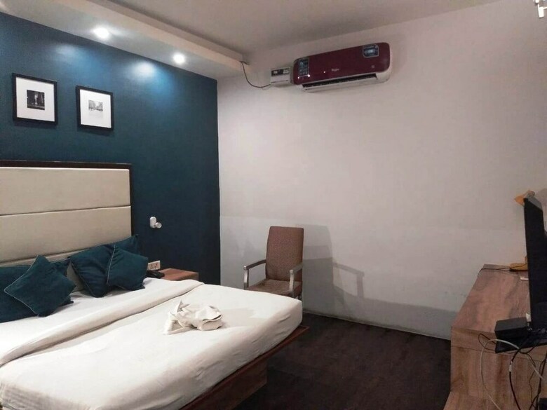 Hotel Moon Residency