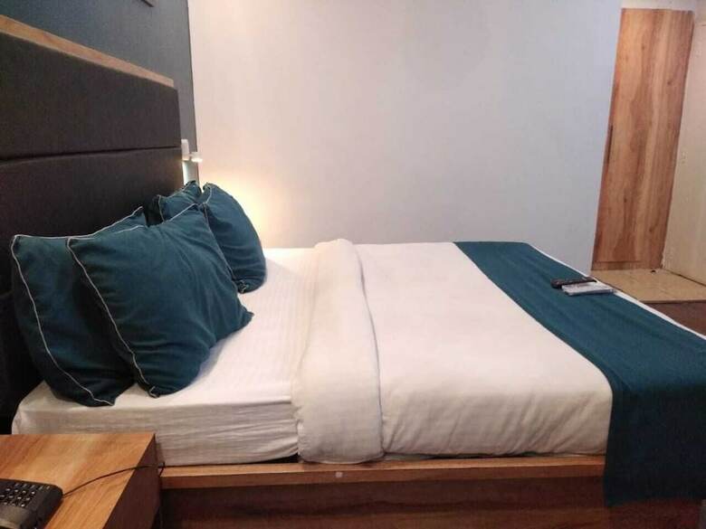 Hotel Moon Residency