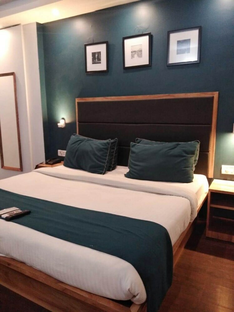 Hotel Moon Residency