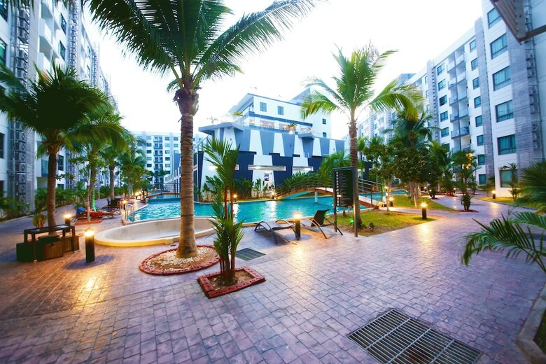 Aparthotel Arcadia Waters Condo Resort Pattaya