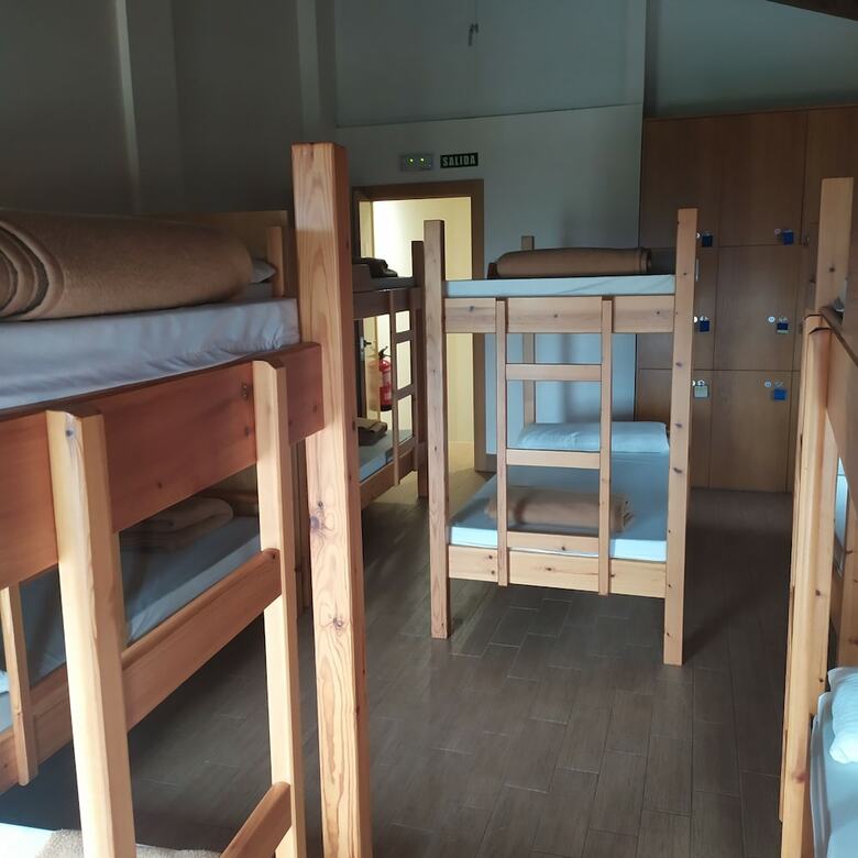 Hostal Albergue Villamayor de Monjard�n