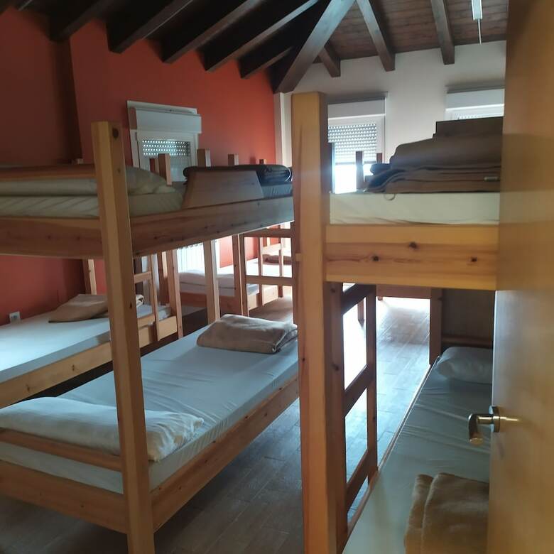 Hostal Albergue Villamayor de Monjard�n