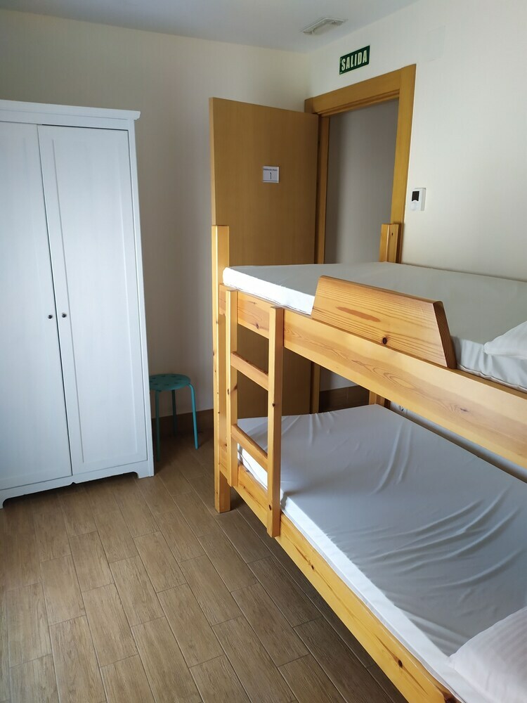 Hostal Albergue Villamayor de Monjard�n