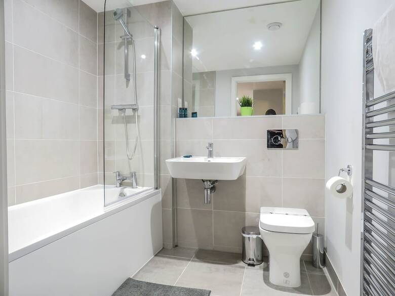 Tudors Esuites Birmingham Apartments With Parking